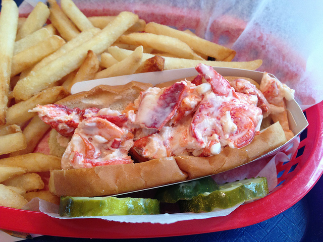Take a Taste of Maine’s Most Popular Dish at Luke’s Lobster